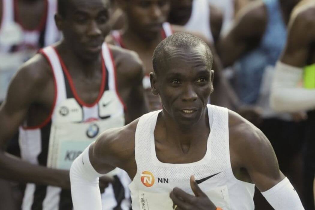 kipchoge kipchoge maratona sotto le due ore