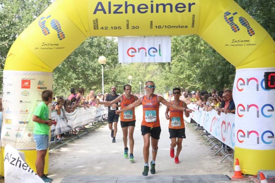 Mezza maratona Alzheimer traguardo Mezza maratona Alzheimer traguardo