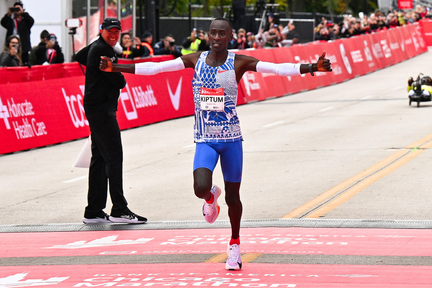 kiptum record come si allena kiptum l'uomo del record della maratona